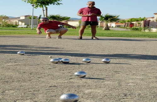 Homps House | Homps Lake Retreat for Families