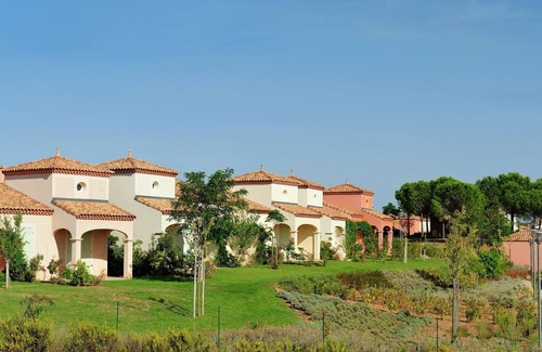 Homps House | Homps Lake Retreat for Families