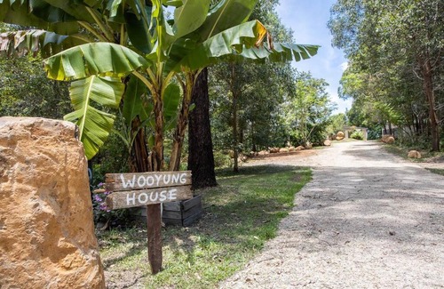 Wooyung House | Honeybird Hideaway, a private subtropical retreat