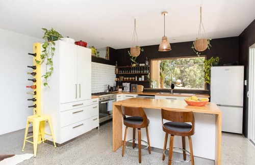 Wooyung House | Honeybird Hideaway, a private subtropical retreat