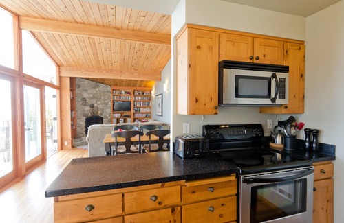 Lilliwaup Cabin | Hood Canal, Octopus Hole Beach Cabin. 315' Cove with Oysters!