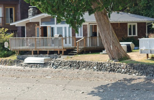 Lilliwaup Cabin | Hood Canal, Octopus Hole Beach Cabin. 315' Cove with Oysters!