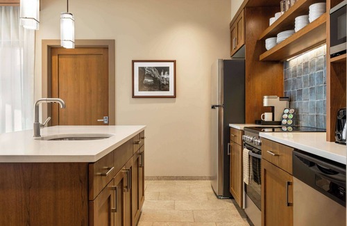 Moab Hotel | Hoodoo Moab, Curio Collection by Hilton