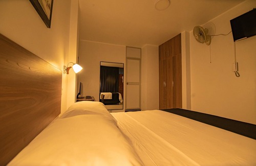 Rioja Hotel | HOSPEDAJE KUSWAL