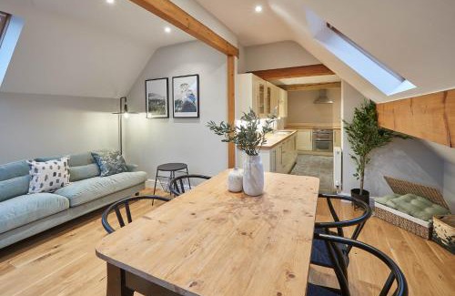 Pickering House | Host & Stay - Sleepers @ No.8