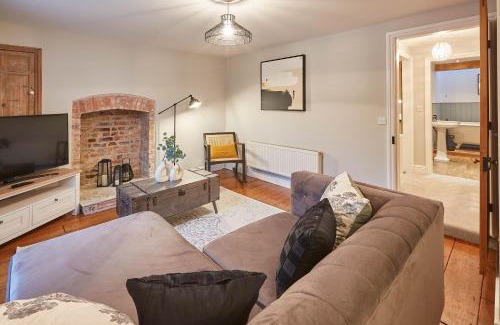 Pickering House | Host & Stay - Sleepers @ No.8