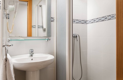 Hostafrancs House | Hostal Baler