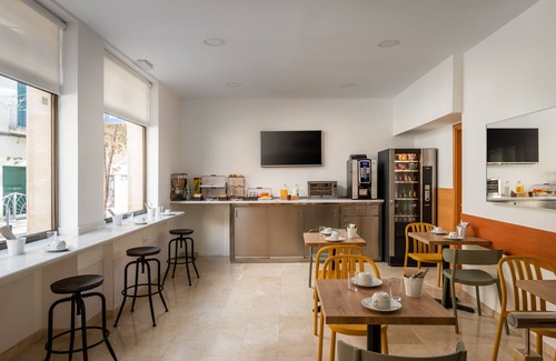 Hostafrancs House | Hostal Baler