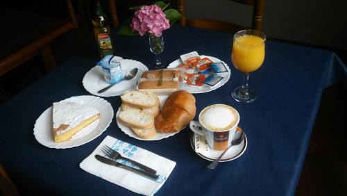 Triacastela House | Hostal-Meson Vilasante