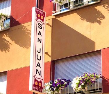 Sahagun House | Hostal San Juan