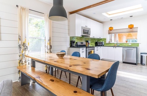 Mississippi District House | Hot & Chic Mississippi District - Fresh, Bright & Modern, Pets Welcome!