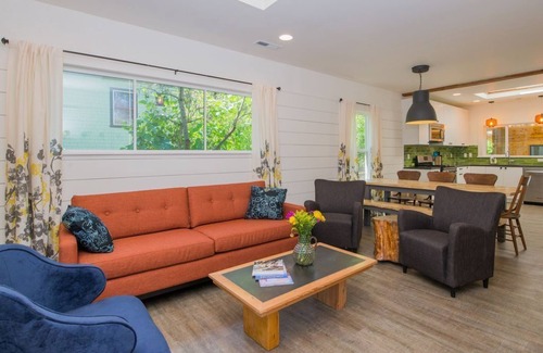 Mississippi District House | Hot & Chic Mississippi District - Fresh, Bright & Modern, Pets Welcome!