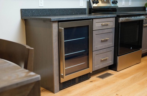 McGaheysville House | Hot Tub, Fire pit, Close to Slopes!