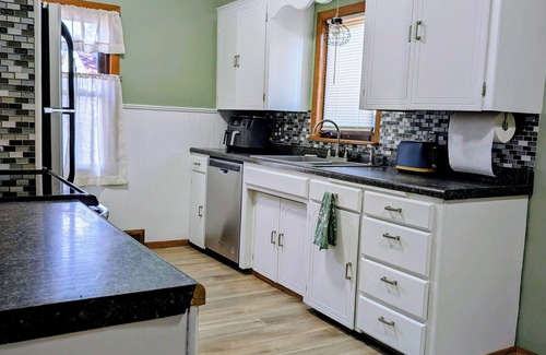 Clay County House | Hot Tub Hideaway