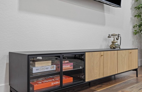 Tempe House | Hot Tub & Pool Getaway Near the Lakes – Prime Spot