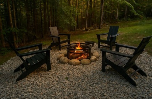 Campton House | Hot Tub + Pool Table + Resort Access + Fast Wifi