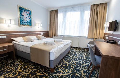 Tatabanya Hotel | Hotel Árpád