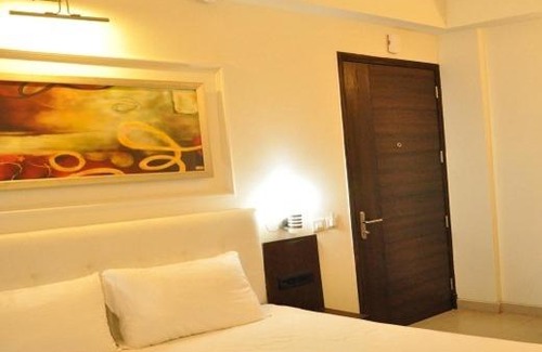 Sector 39 Hotel | Hotel Azad Square Gurgaon