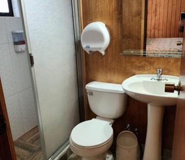 Valdivia Hotel | HOTEL CASAGRANDE con estacionamiento EXCLUSIVO y estamos a 50 MTS del Terminal de Buses