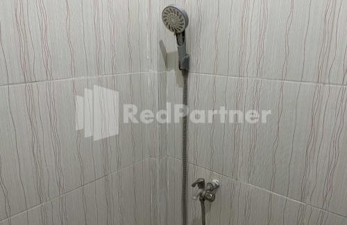 Peterongan Hotel | Hotel Dewi near GOR Merdeka Jombang Mitra RedDoorz