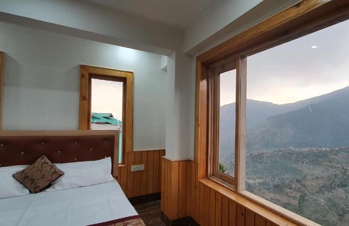 Chaurah Hotel | Hotel Diwan Sachpass Himalayan Brothers