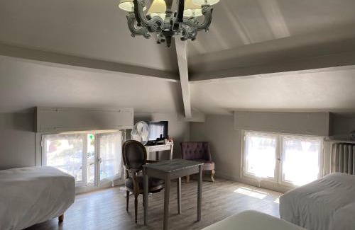 Amou Hotel | Hotel du Commerce