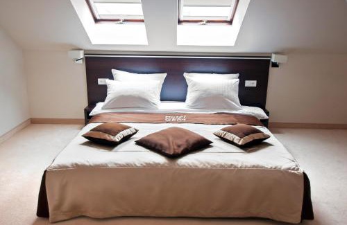 Srodmiescie Hotel | Hotel Gem