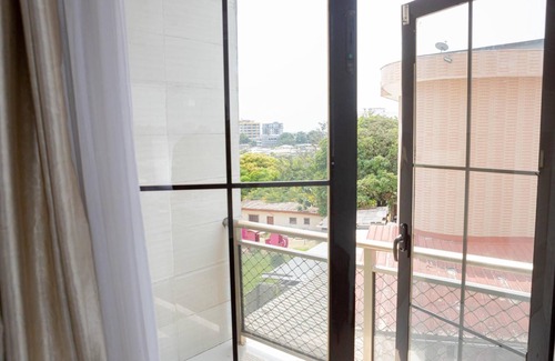 Libreville Hotel | Hotel Hibiscus Louis