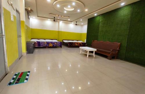 Deoghar Hotel | Hotel Janki Niwas - बाबा बैद्यनाथ मंदिर के निकट