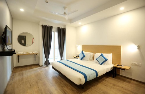 East of Kailash House | Hotel Key Rooms