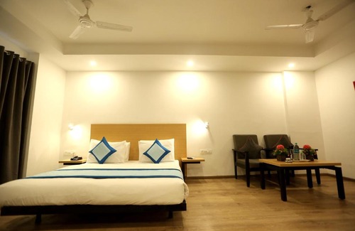 East of Kailash House | Hotel Key Rooms