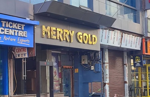 Paharganj House | Hotel Merry Gold with AC, WiFi in New Delhi