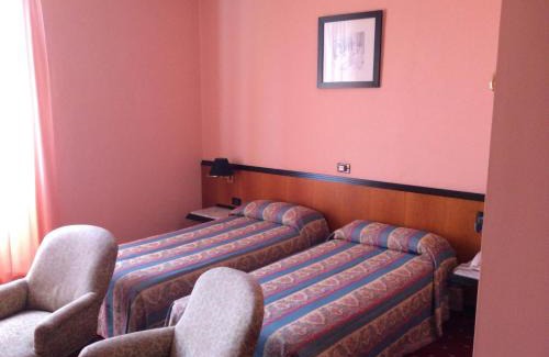 Salice Terme Hotel | Hotel Milano Pool & Garden