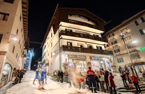 Cortina d'Ampezzo Historic Centre Hotel | Hotel Montana