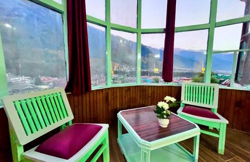 New Manali Hotel | Hotel New Hadimba Palace Inn - Mountain View with Premium Rooms Near Mall Road , Manali