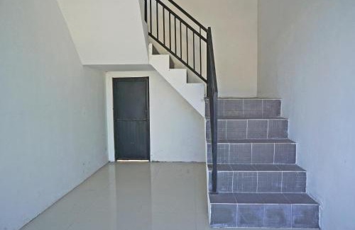 Blitar Hotel | Hotel O Kost Putih Syariah