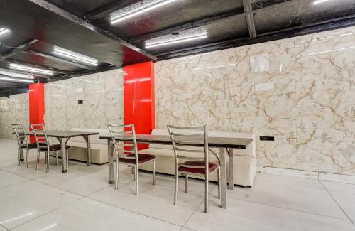 Pitampura Hotel | Hotel O LS BANQUET & ROOMS