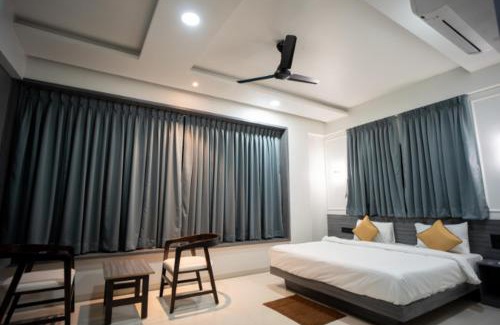 Solapur Hotel | Hotel Oberon