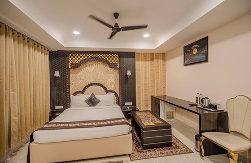 Raipur Hotel | HOTEL RAJWADA RESORT