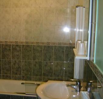 Chateau-Chinon Hotel | Hotel Restaurant du Lion d'Or