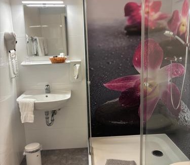 Itzum-Marienburg Hotel | Hotel Restaurant Itzumer Paß