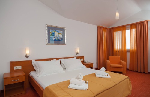 Seget Donji Hotel | Hotel Rotondo