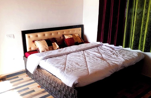 Jakh Hotel | Hotel Rudraksh & Restaurant Nainital