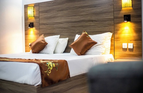 Lome Hotel | Hotel Sarakawa