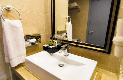 Lome Hotel | Hotel Sarakawa