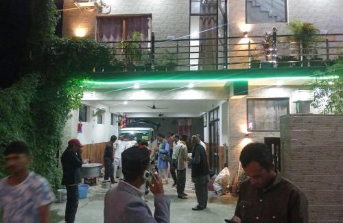 Srinagar Hotel | Hotel Saurabh