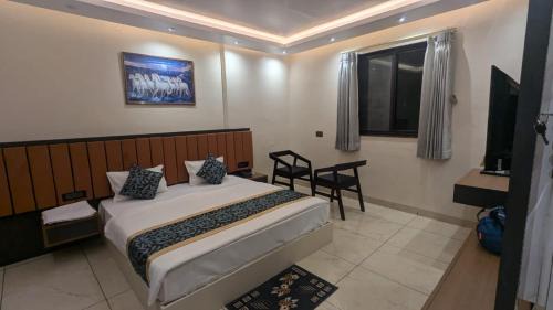 Gaya Hotel | Hotel Shakuntla Palace - 400 Meters away from Vishnu Pad Temple 7 mins walk