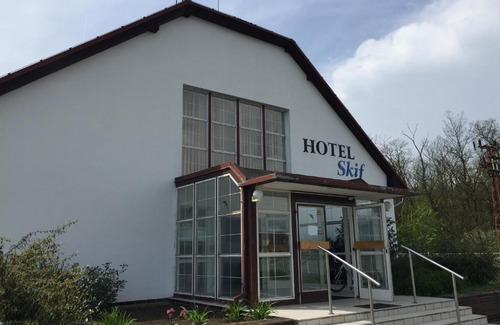 Racice Hotel | Hotel Skif - Labe Aréna Račice
