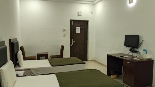 Gangavathi Hotel | Hotel SSLR ,Gangavathi