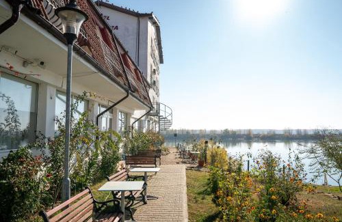 Corabia Hotel | Hotel Sucidava